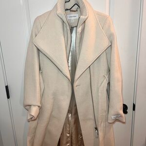 Calvin Klein Cream Trench Coat Elegant Tailored Design